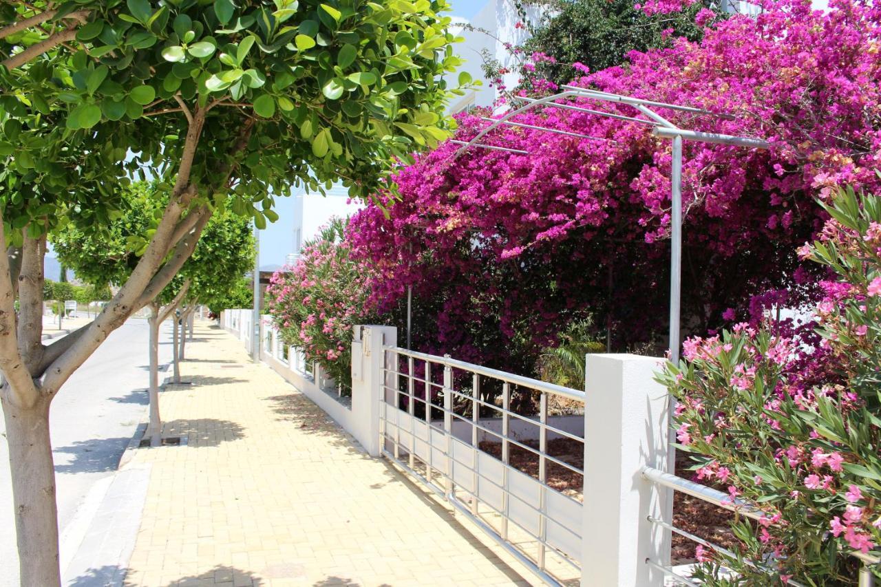Caesar Beach Villas And Apartments Gastria Екстер'єр фото